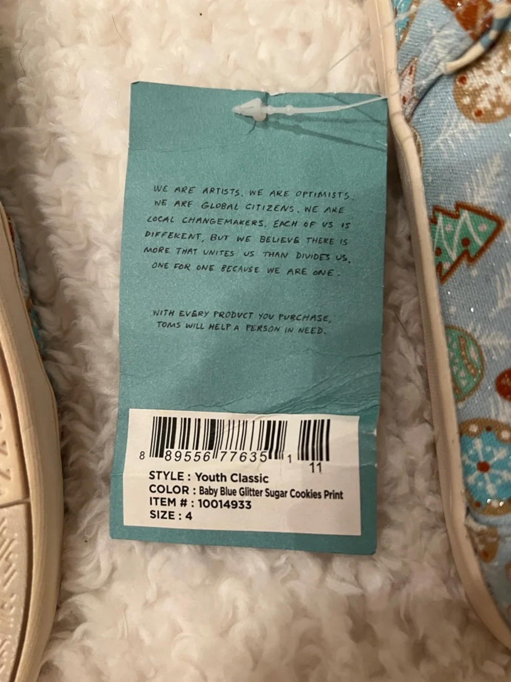 Christmas Toms Kids Shoes with Holiday Cookie Print size Youth 4 - Picture 2 of 4